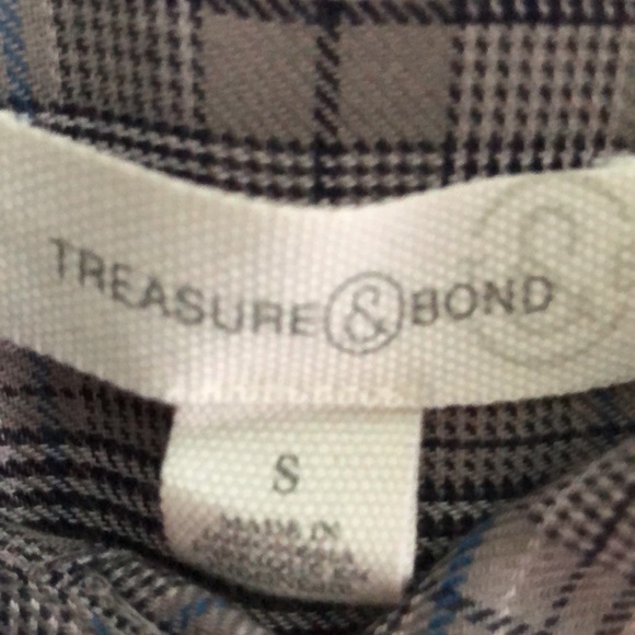 💙Treasure&Bond Tailored button down shoulder ruffle plaid cuff sleeved blouse. - Picture 5 of 12